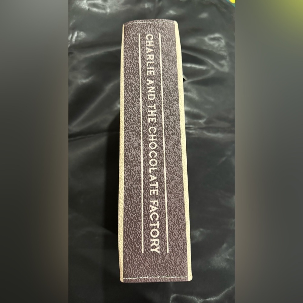 Charlie and the chocolate factory Clutch/Crossbody Bag NWT - Picture 3 of 4